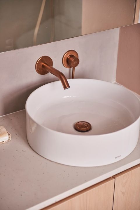 Concealed and Wall-Mounted Hardware for a Seamless Look